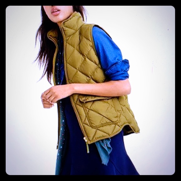 J. Crew Jackets & Blazers - J.Crew Excursion quilted down vest in Olive.